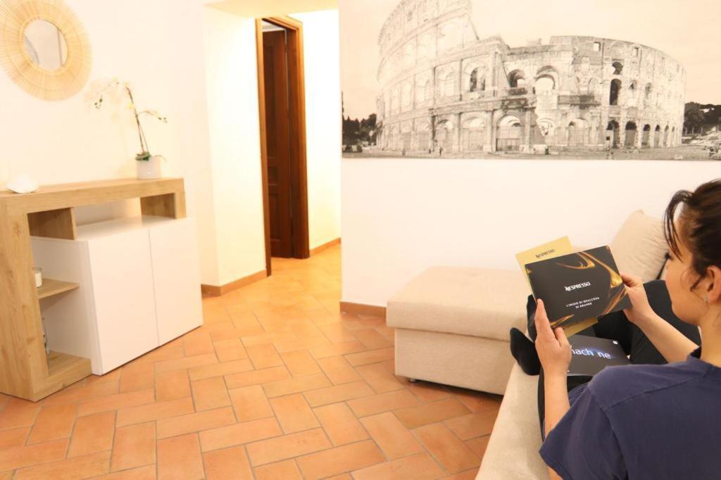 Colosseum 20 Apartment Рим Екстер'єр фото